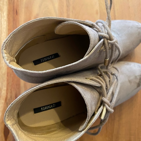 Forever 21 boots - Picture 2 of 4